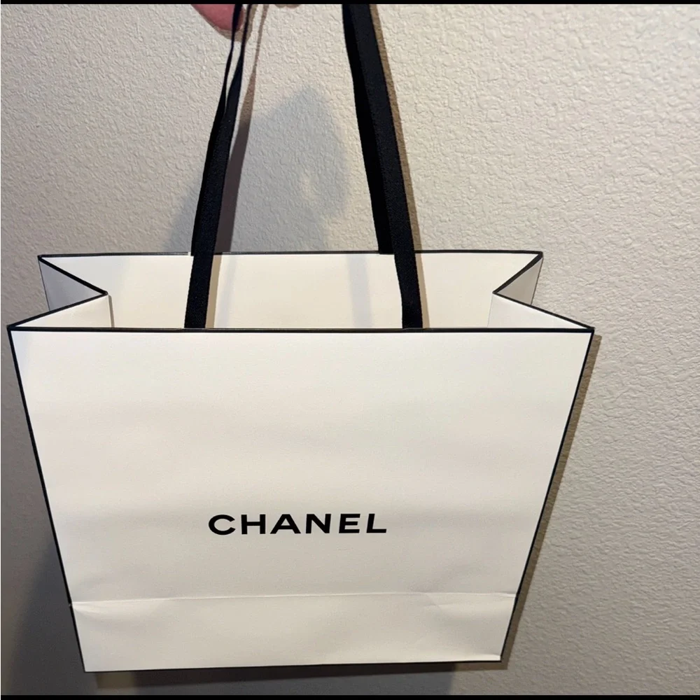 New Chanel White Tote gift Bag with gift box not in the picture